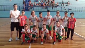 Garotada do futsal de Machadinho emplacou duas classificações na Copa AMUNOR no último sábado 2