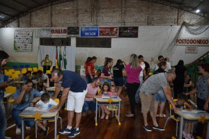 Alunos do projeto Estante Mágica lançam livros em Machadinho 2 - Cópia
