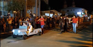Programação de final de ano foi oficialmente iniciada com um lindo desfile natalino no último final de semana 01