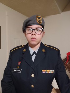 ana laura com uniforme