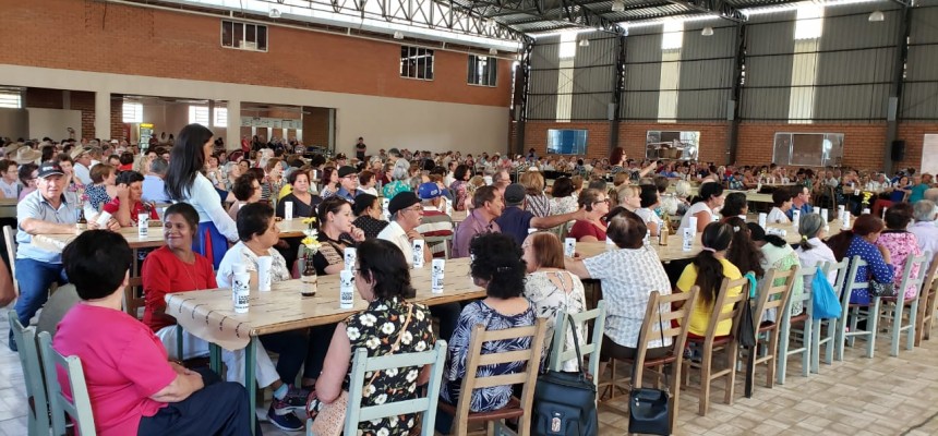 Festa em comemoração ao Dia Internacional do Idoso foi sucesso em Machadinho