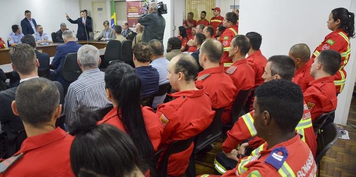 Representantes de Machadinho participam da formação da Comissão Parlamentar em Defesa dos Bombeiros Voluntários