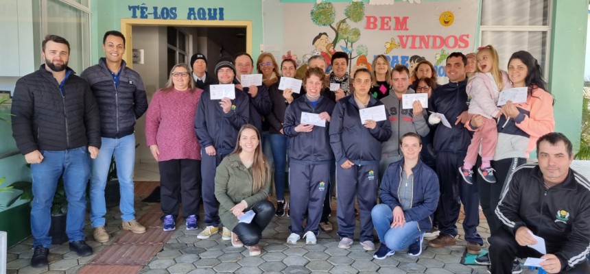 1e211cb12f5843fbbf143e38a485f17d_1