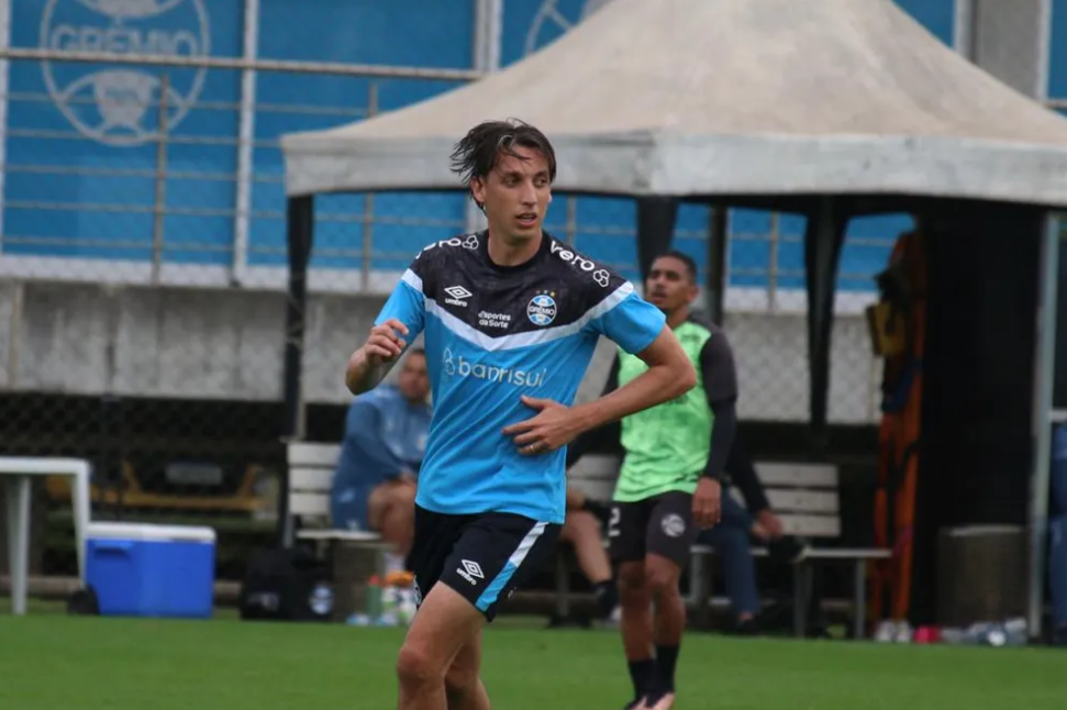 Atacante André Henrique e meia Nathan são apresentados oficialmente pelo  Tricolor