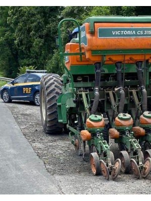 agricultor-tem-2-tratores-apreendidos-durante-abordagem-da-prf-42765