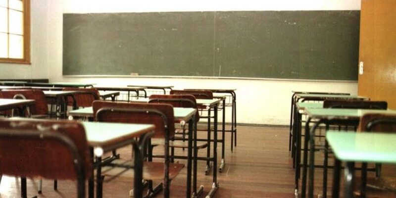 escola-696x348-easy-resize-com-b503