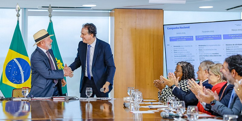 celular proibido lula